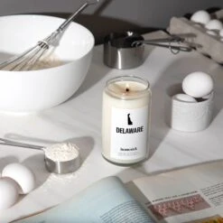 Delaware Candle -Homesick Fragrance Sales HMS.Delaware.Candle.Lifestyle.3