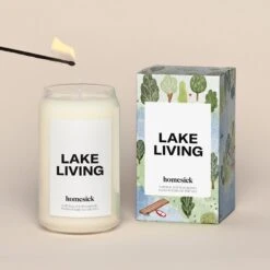 Lake Living Candle -Homesick Fragrance Sales HMS.LakeLiving.Candle.Ecom .1.hover