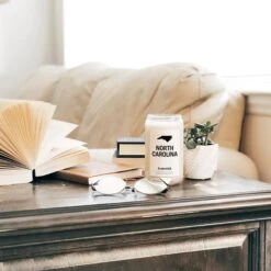 North Carolina Candle -Homesick Fragrance Sales HMS.NorthCarolina.Candle.Ecom .3