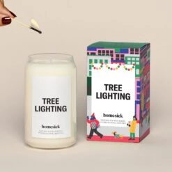 Tree Lighting Candle -Homesick Fragrance Sales HMS.TreeLighting.Candle.Ecom .1.Hover ccc35e05 e815 4747 a1fc 2535241fb7f4